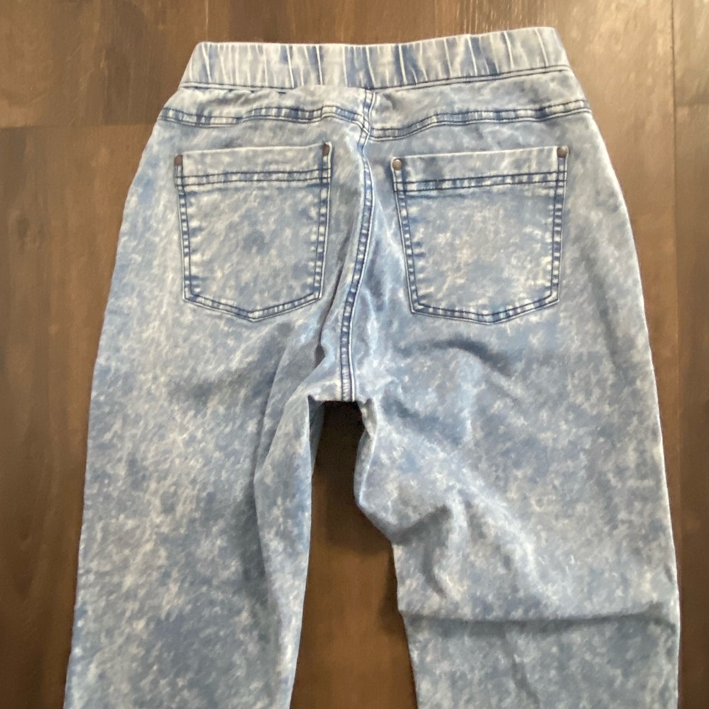 HUE Light Blue Flare Jeans - Picture 4 of 5